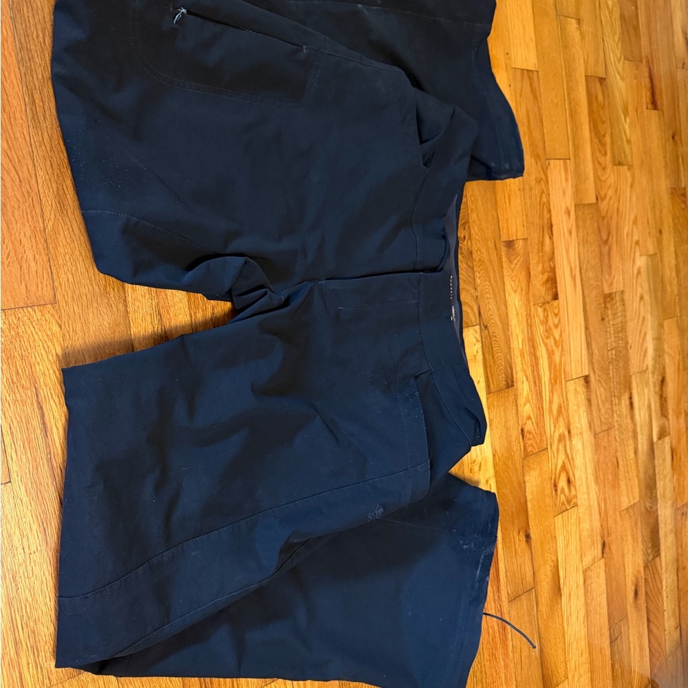 Mountain Hardware waterproof snow/ski pants Women’s black